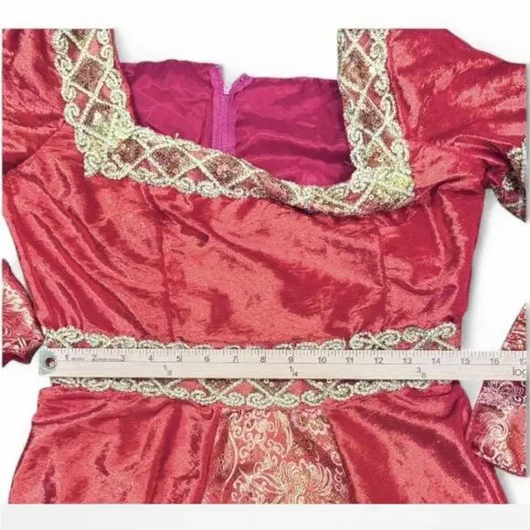 Velvet Renaissance theater costume in red/gold - Picture 10 of 10